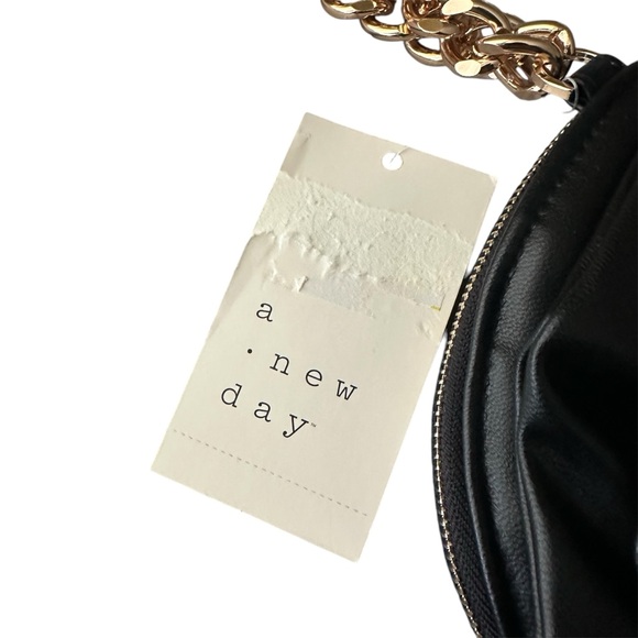 🥀 NWT A New Day Black and Gold 8” Round Rosette Clutch - Picture 8 of 8